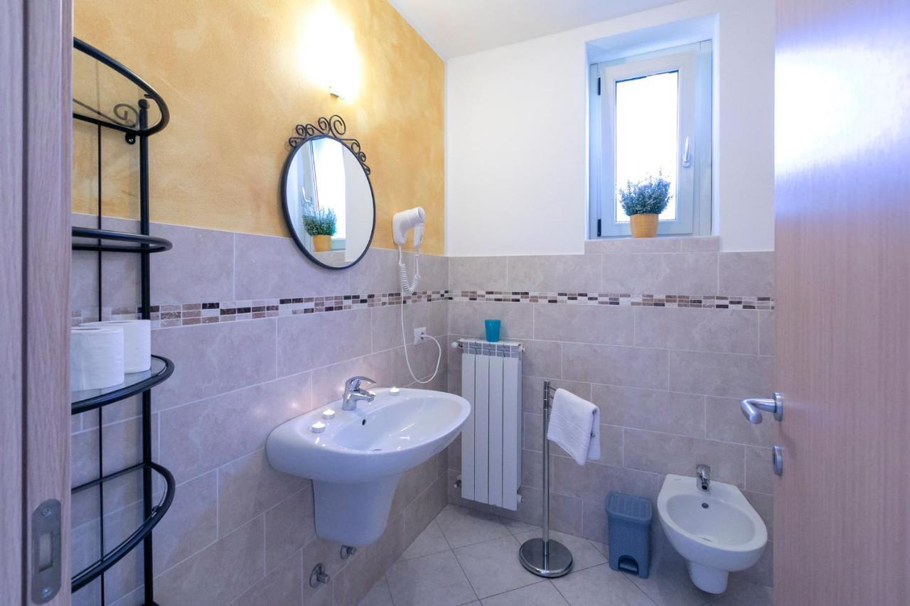 La Collina Dei Fiori Apartment Vercana Bagian luar foto